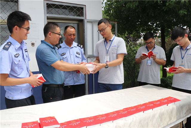 江苏东海双店镇普及“民