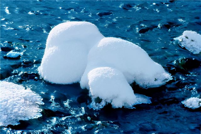 郎立兴冰雪摄影展开展 用光影记录家乡冰与雪