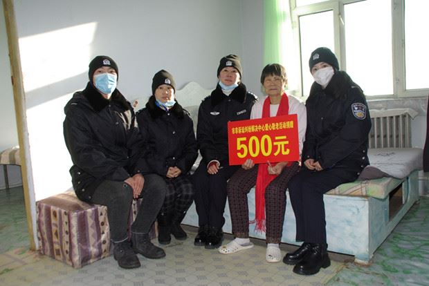 双鸭山市企业战略研究会情系困难户 节前慰问暖人心