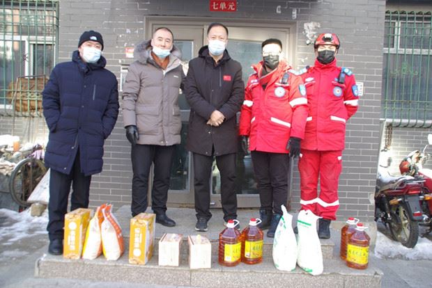 双鸭山市企业战略研究会情系困难户 节前慰问暖人心