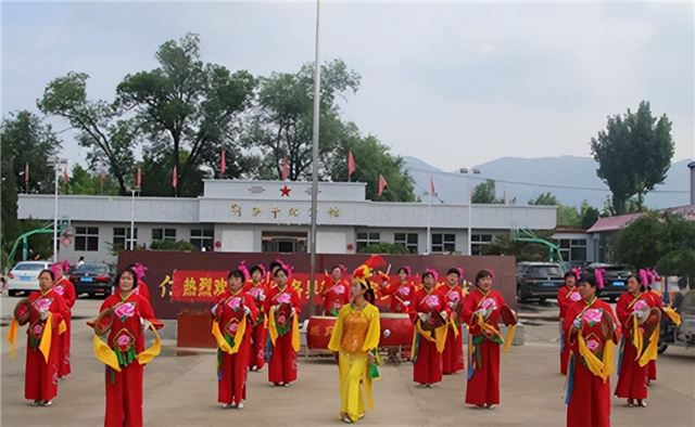 原平市子干村《村志》编辑座谈会在子干村委会议室举行