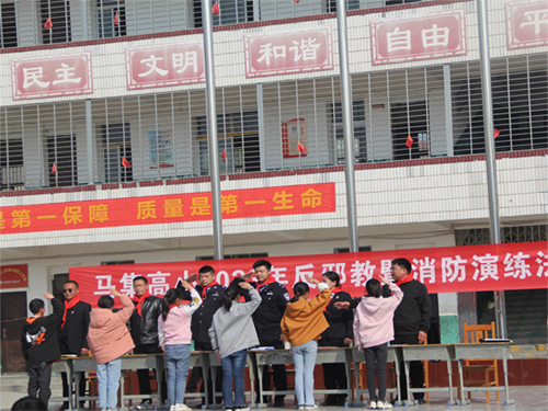 襄州区黄集镇：法治宣传进校园 守护青春促成长