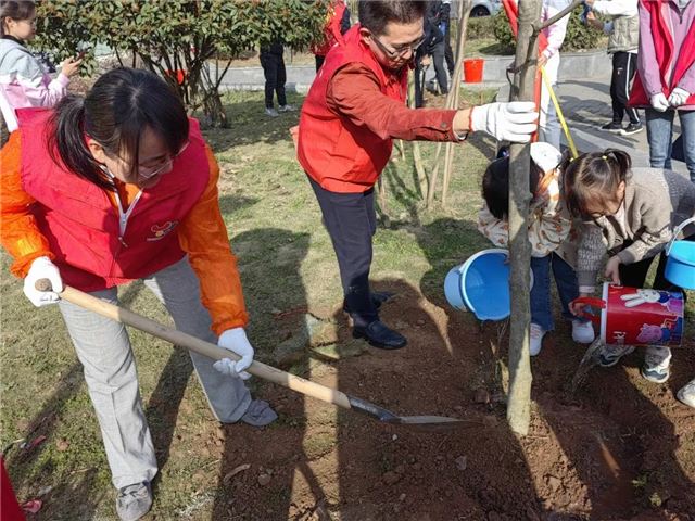 宜昌市葛洲坝希望幼儿园举办第二届生态节系列活动