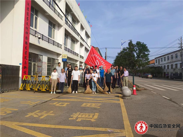 湖北京山坪坝中学开展爱国卫生运