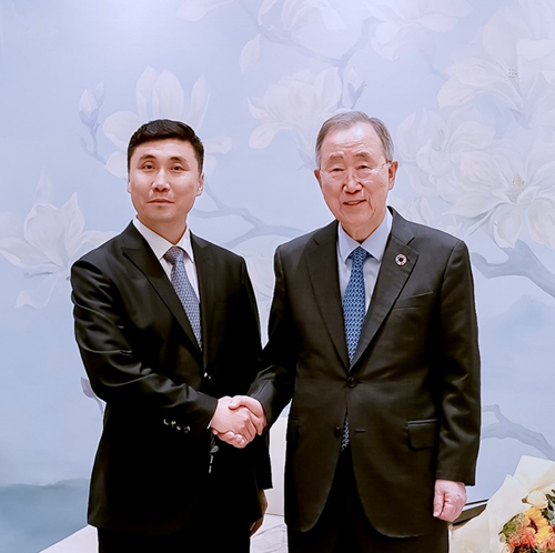 第8任联合国秘书长潘基文在韩国首尔会见冀长吉 