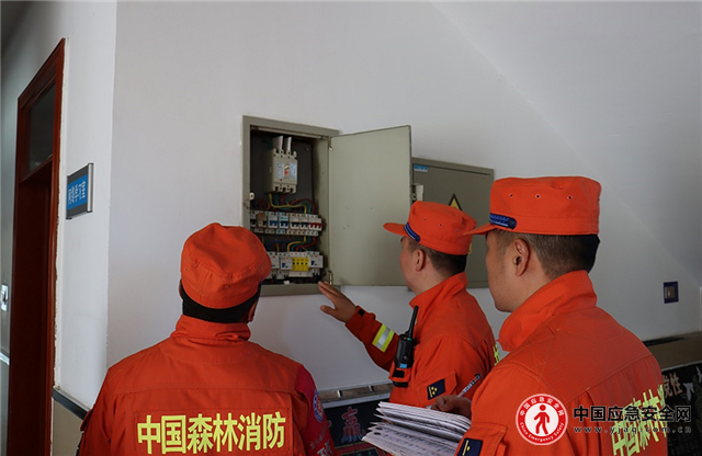 林都火焰蓝|紧扣“