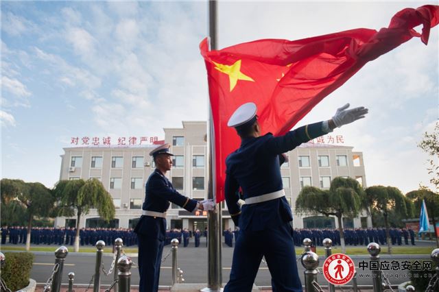 凝神聚力 同心致远