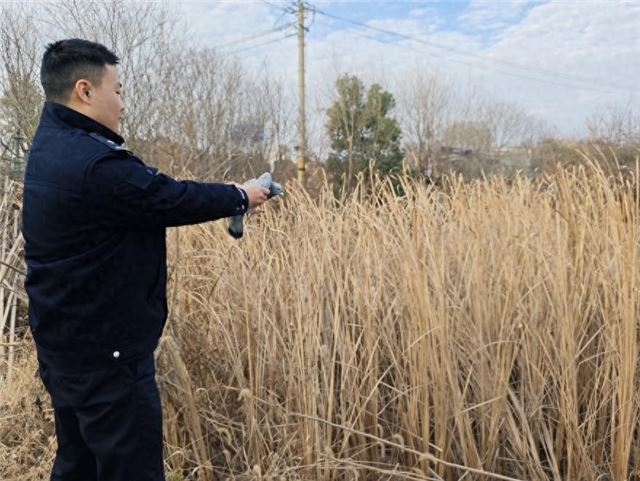 喻家坡社区：“寻雷锋足迹，赴春日之约”——望城区“雷锋号”青少年关爱家园开展公益春游活动