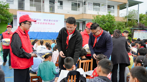 九年筑梦,情暖六一 —— 中建四局一公司西南分公司六一关爱助学活动温暖延续(图2) 九年筑梦,情暖六一 —— 中建四局一公司西南分公司六一关爱助学活动温暖延续(图2)