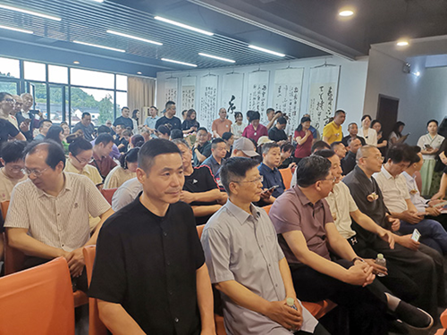 江苏宜兴陶润云水蒋立峰书法作品展暨蒋立峰书法紫砂创作基地揭牌(图4) 江苏宜兴陶润云水蒋立峰书法作品展暨蒋立峰书法紫砂创作基地揭牌(图4)