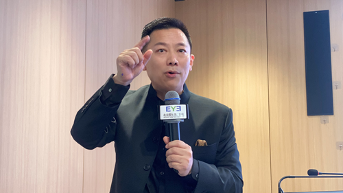 北京爱尔眼科医院携手旗帜小记者共筑清晰视界实现明眸未来(图3)