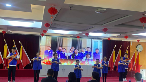 旗帜小记者走进安立军休所:以青春之声致敬建军伟业 用红色实践传承初心使命(图2) 旗帜小记者走进安立军休所:以青春之声致敬建军伟业 用红色实践传承初心使命(图2)