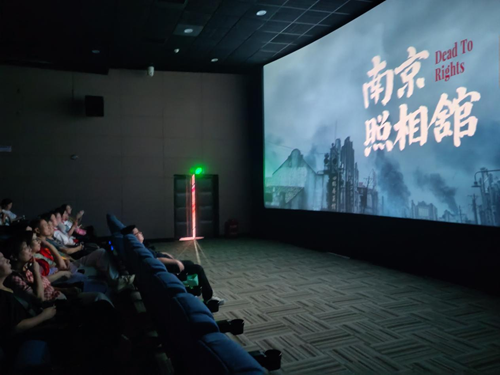 坡子街西湖社区“金晖湘伴 平安助老”志愿服务项目红色观影公益活动(图2) 坡子街西湖社区“金晖湘伴 平安助老”志愿服务项目红色观影公益活动(图2)