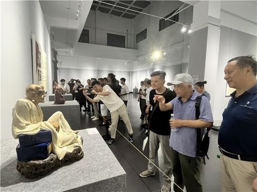 非遗活化新样本:黄志棠石湾陶塑原作展亮相宜昌(图4) 非遗活化新样本:黄志棠石湾陶塑原作展亮相宜昌(图4)