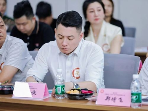 【共叙桑梓情·共谋发展计】欢迎苏州市浙江商会领导一行莅临苏州名仕医院参观指导(图3)