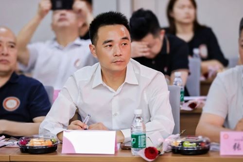 【共叙桑梓情·共谋发展计】欢迎苏州市浙江商会领导一行莅临苏州名仕医院参观指导(图4)