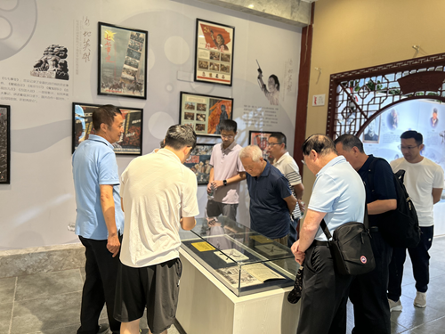 湖北群贤齐聚平安红色文化展览馆：共叙红色情深，传承抗战精神(图2)