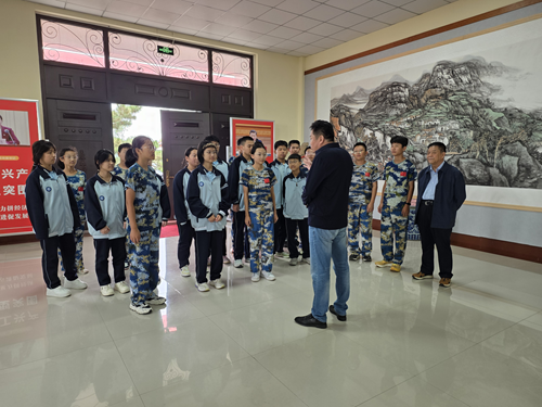 枣庄市二十九中到瑞琴艺术馆开展研学活动(图2)
