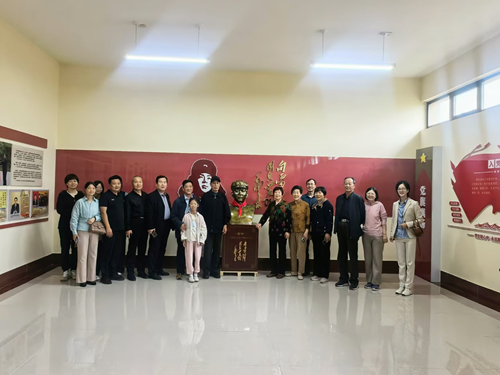擦亮金色名片 锻造优良族风(图7) 擦亮金色名片 锻造优良族风(图7)