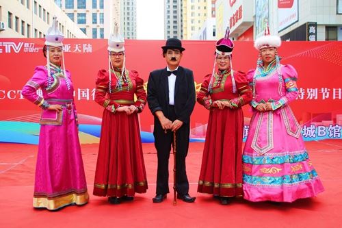 金秋献礼华诞 艺韵激荡情怀——CCTV魅力中国行登陆闻都世界城 多元汇演共庆盛世中国(图3)