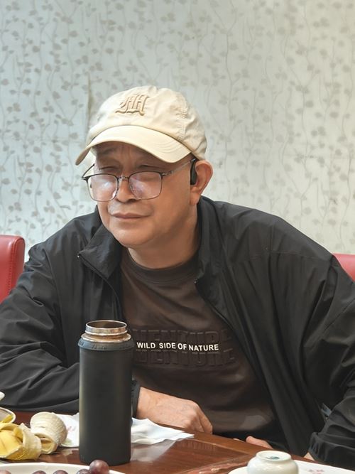 严公以百首《望仙门》诠释《道德经》 呼吁当代人守道遵道(图1)