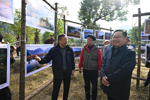 光影聚焦 艺韵新生 “罗田·一见如故乡”全国摄影大展启动(图2) 光影聚焦 艺韵新生 “罗田·一见如故乡”全国摄影大展启动(图2)