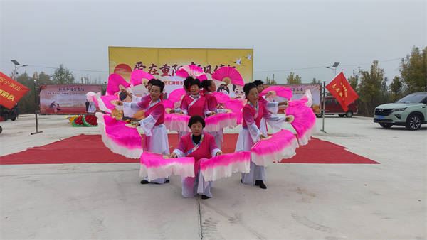 小张庄举办“爱在夕阳、新风传扬”文艺汇演,谱写乡风文明新篇章(图5) 小张庄举办“爱在夕阳、新风传扬”文艺汇演,谱写乡风文明新篇章(图5)