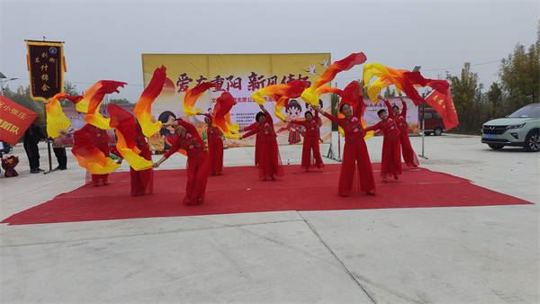 小张庄举办“爱在夕阳、新风传扬”文艺汇演,谱写乡风文明新篇章(图9) 小张庄举办“爱在夕阳、新风传扬”文艺汇演,谱写乡风文明新篇章(图9)