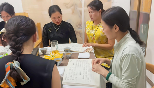 暂别喧嚣，品茗闻道：信丰女子读书会演绎别样风雅(图2)