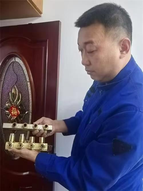 冰城暖守护：华能供热人筑牢“暖房子”防线，让寒夜有温度(图1)