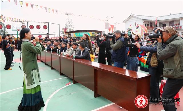 00042984183342124_13.jpeg 00042984183342124_13.jpeg