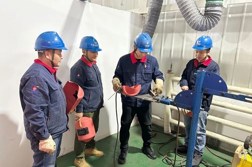 匠心筑梦焊花闪耀|王勇荣获兵团国资系统劳动模范称号(图3)