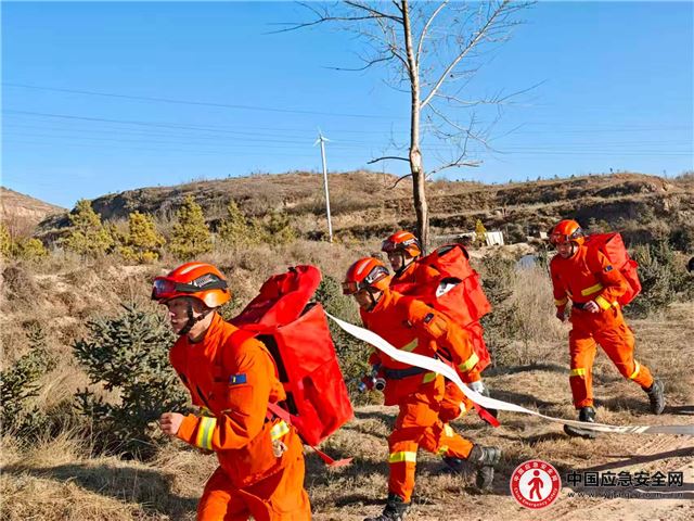高原寒冬砺锋芒 实