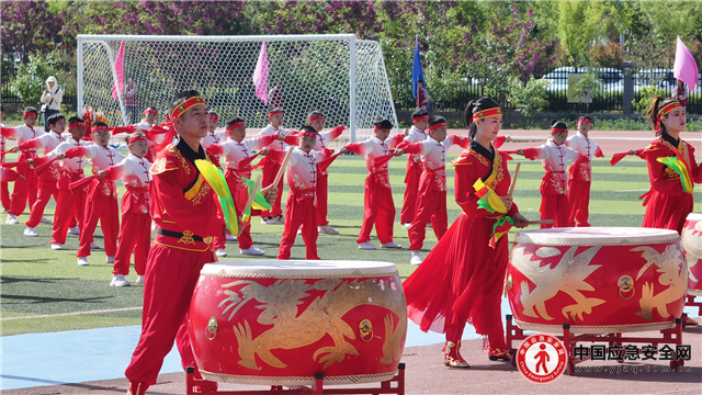 宁夏吴忠市“感恩母亲河行走的思
