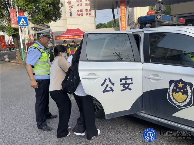 湖南新田交警：暖心