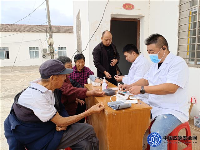襄阳黄龙：敬老爱老